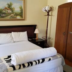 Отель Planet Lodge 1 Габороне комната для гостей фото 3