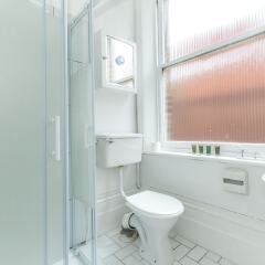 Апартаменты Spacious 1BR Period Apartment Hampstead Лондон ванная фото 2