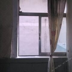 Sanhe Hostel сейф в номере