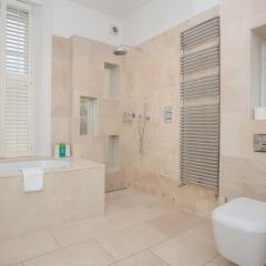 Отель 4 Bedroom House Next to Primrose Hill Великобритания, Лондон - отзывы, цены и фото номеров - забронировать отель 4 Bedroom House Next to Primrose Hill онлайн ванная