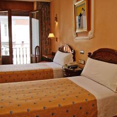 Отель Hostal Victoria III комната для гостей