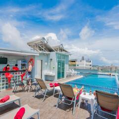 Hallo Patong Hotel & Restaurant бассейн