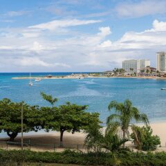 Апартаменты Beach Club 1 Bedroom Apartment пляж