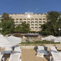 Отель Kaliakra Palace - All Inclusive Болгария, Золотые пески - отзывы, цены и фото номеров - забронировать отель Kaliakra Palace - All Inclusive онлайн пляж