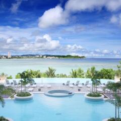 Lotte Hotel Guam бассейн