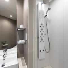 Отель Comfort Inn Fukuoka Tenjin Япония, Фукуока - отзывы, цены и фото номеров - забронировать отель Comfort Inn Fukuoka Tenjin онлайн ванная фото 2