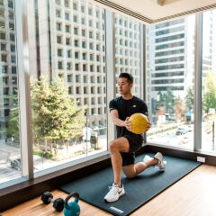 Отель Shangri-La Hotel Vancouver Канада, Ванкувер - отзывы, цены и фото номеров - забронировать отель Shangri-La Hotel Vancouver онлайн фитнесс-зал фото 3