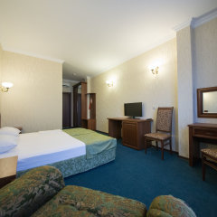Гостиница Аврора в Краснодаре 5 отзывов об отеле, цены и фото номеров - забронировать гостиницу Аврора онлайн Краснодар комната для гостей