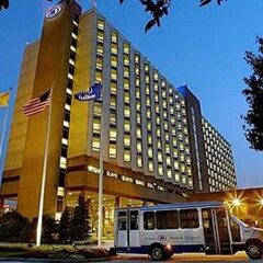 Отель Hilton Newark Airport США, Элизабет - отзывы, цены и фото номеров - забронировать отель Hilton Newark Airport онлайн спортивное сооружение