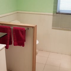 Spacious 2-Storey Home By The Bay: Sleeps 12 in Brisbane, Australia from 338$, photos, reviews - zenhotels.com bathroom photo 3