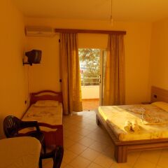Hotel Edola сейф в номере