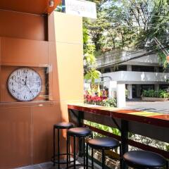 Hostel At 8 Sukhumvit Bangkok Бангкок балкон