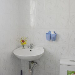 Dora Hostel Далат ванная
