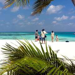 Отель Sunset Holidays пляж
