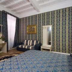 Отель Relais Fontana Di Trevi Рим сейф в номере