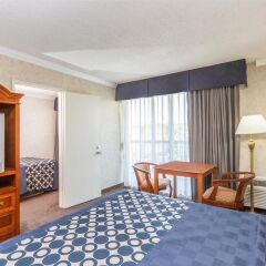 Отель Days Inn Airport Center LAX удобства в номере
