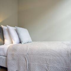 Отель City Centre VIP Apartments Нидерланды, Амстердам - отзывы, цены и фото номеров - забронировать отель City Centre VIP Apartments онлайн комната для гостей фото 5