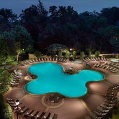 Omni Shoreham Hotel бассейн