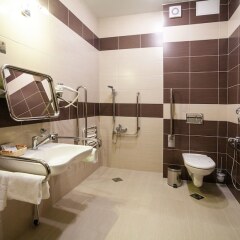 Гостиница BISHOTEL в Липецке 2 отзыва об отеле, цены и фото номеров - забронировать гостиницу BISHOTEL онлайн Липецк ванная фото 2