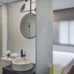 Отель RedDoorz near Tiong Bahru Road ванная фото 2