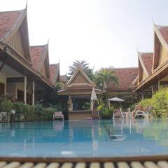 Отель Bangtao Village Resort бассейн фото 3