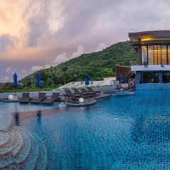 Отель Yama Phuket бассейн