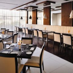 Movenpick Hotel Apartments Al Mamzar Dubai питание фото 2