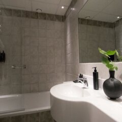 Отель C Stockholm Швеция, Стокгольм - 10 отзывов об отеле, цены и фото номеров - забронировать отель C Stockholm онлайн ванная