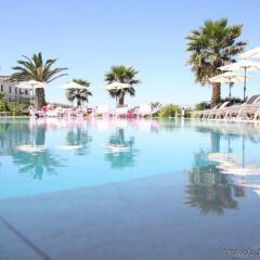 Отель Golden Tulip Villa Massalia бассейн фото 3