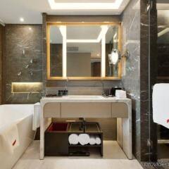 Отель Swisstouches Hotel Xian Китай, Сиань - отзывы, цены и фото номеров - забронировать отель Swisstouches Hotel Xian онлайн ванная фото 2