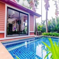 Отель Serene Boutique Garden Resorts бассейн
