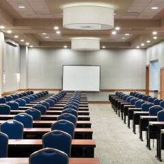 Отель SpringHill Suites Las Vegas Convention Center с домашними животными
