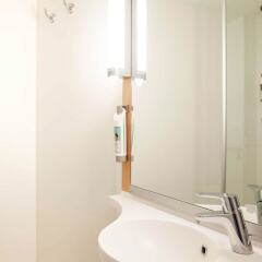 Отель Ibis Cornella Испания, Корнелья-де-Льобрегат - отзывы, цены и фото номеров - забронировать отель Ibis Cornella онлайн ванная фото 2