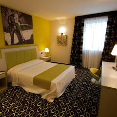 La Dolce Vita Hotel Motel Вилла-ди-Серио комната для гостей