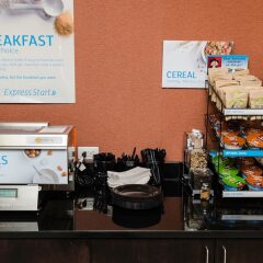 Отель Holiday Inn Express & Suites Columbus-Easton питание фото 2