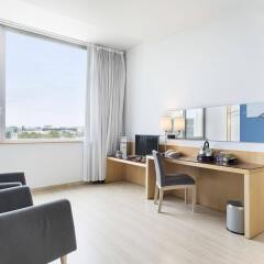 Отель TRYP Barcelona Aeropuerto Hotel Испания, Эль-Прат-де-Льобрегат - 7 отзывов об отеле, цены и фото номеров - забронировать отель TRYP Barcelona Aeropuerto Hotel онлайн удобства в номере