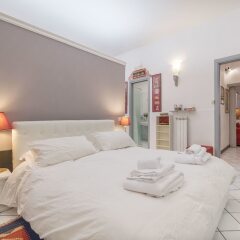 Апартаменты Torre Argentina Charming Apartment комната для гостей фото 4