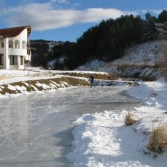 Park Hotel Eagle Stone бассейн