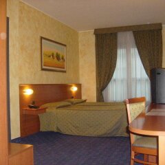 Point Hotel Conselve Консельве комната для гостей
