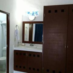 Hotel Plaza Almendros ванная