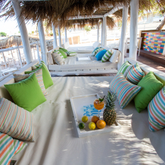 The Golden Coast Beach Hotel бассейн