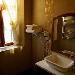 Hera Boutique Hotel - Boutique Class Турция, Дикили - отзывы, цены и фото номеров - забронировать отель Hera Boutique Hotel - Boutique Class онлайн ванная