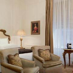 Отель The Plaza 5* Стандартный номер с двуспальной кроватью