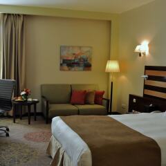 Отель Holiday Inn Riyadh Al-Qasr комната для гостей