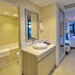 Отель Anrizon Hotel Nha Trang Вьетнам, Нячанг - отзывы, цены и фото номеров - забронировать отель Anrizon Hotel Nha Trang онлайн ванная
