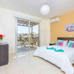 Отель Konnos Beach Villa 3 комната для гостей фото 2