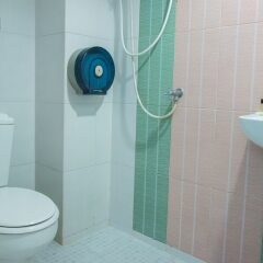Отель Khaosan Art Hotel Таиланд, Бангкок - 1 отзыв об отеле, цены и фото номеров - забронировать отель Khaosan Art Hotel онлайн ванная фото 2