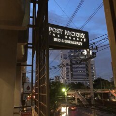 Post Factory Bed & Breakfast Sathorn Hostel - Adults Only Бангкок фото 13