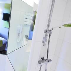 Hotel Kyriad Lyon Est - Saint Bonnet de Mure ванная