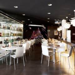 Hotel Tach Madrid Airport гостиничный бар